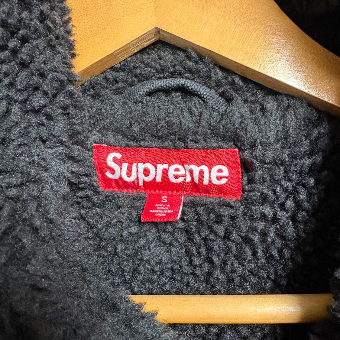 슈프림 포우 셔링 라인드 봄버 자켓 블랙 - 25FW / 사이즈 S 상품이미지3