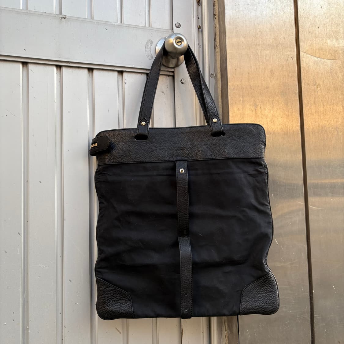 버버리 stowell 캔버스 레더 롤업 토트백 상품이미지7