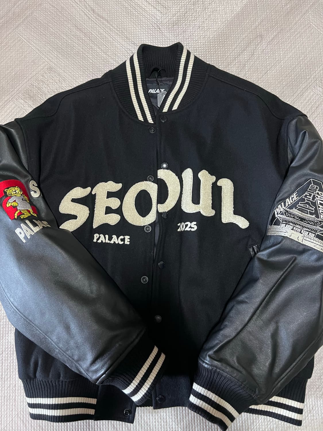 팔라스 서울 바시티 자켓 상품이미지1