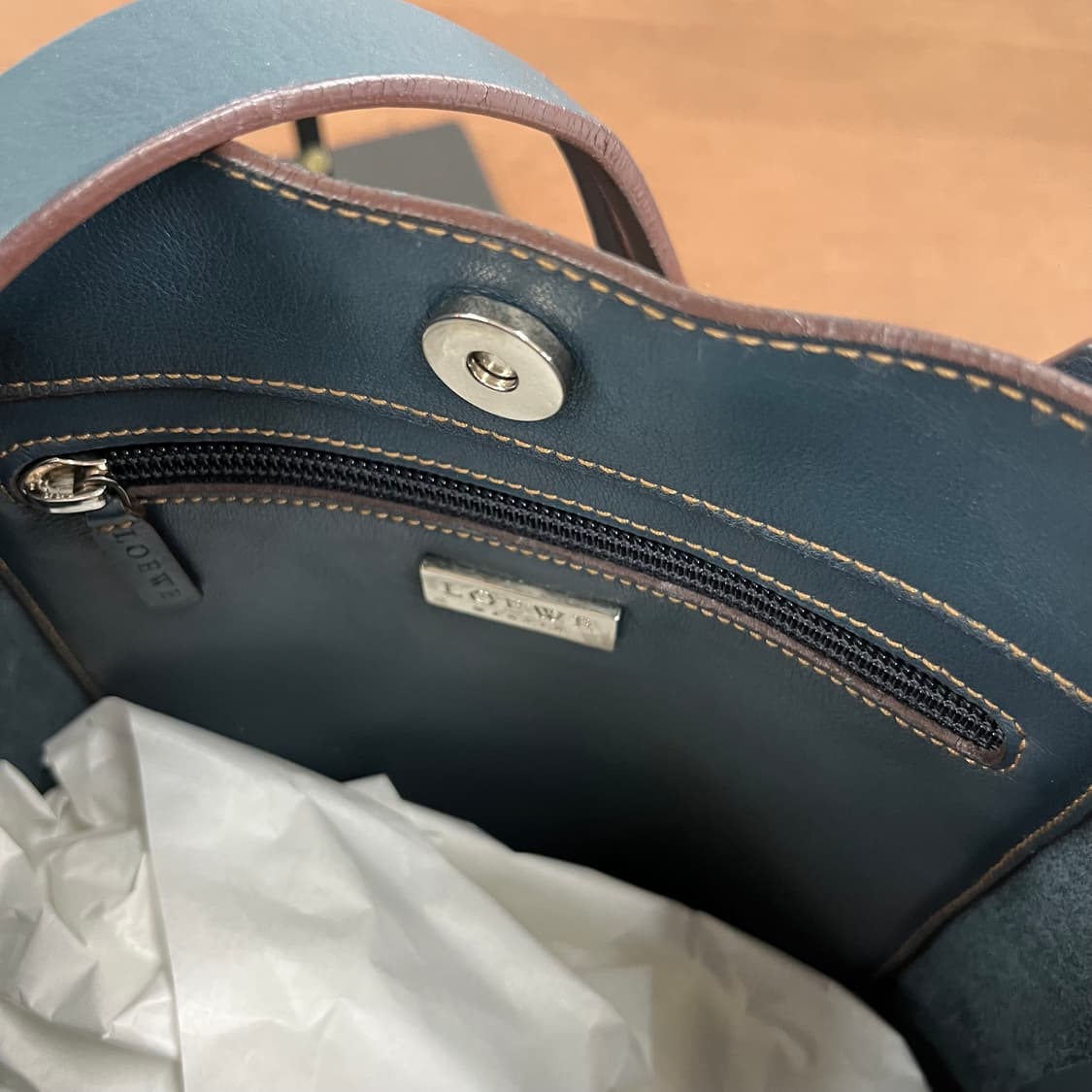 로에베 레더 숄더백 상품이미지8