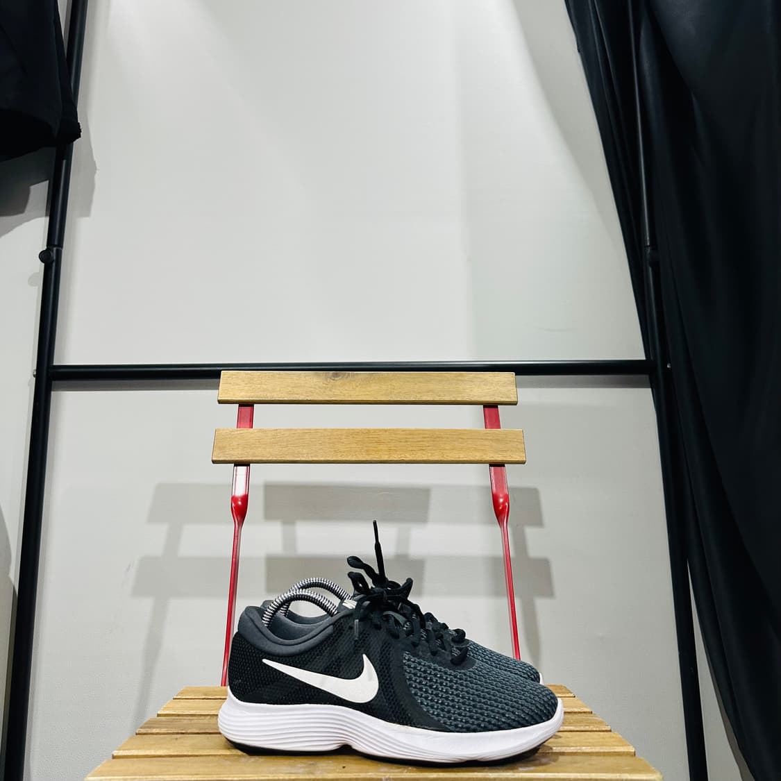 235) 나이키 운동화 여성 여자 신발 레볼루션 블랙 상품이미지1