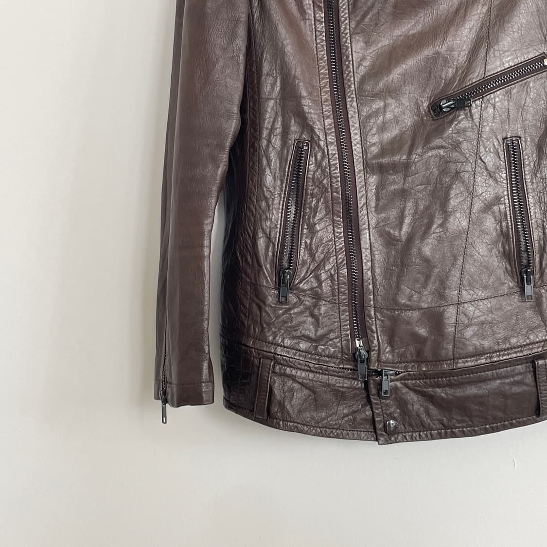 시스템 딥브라운 리얼 레더 가죽 라이더 자켓 밑단 지퍼 절개 디테일 상품이미지4