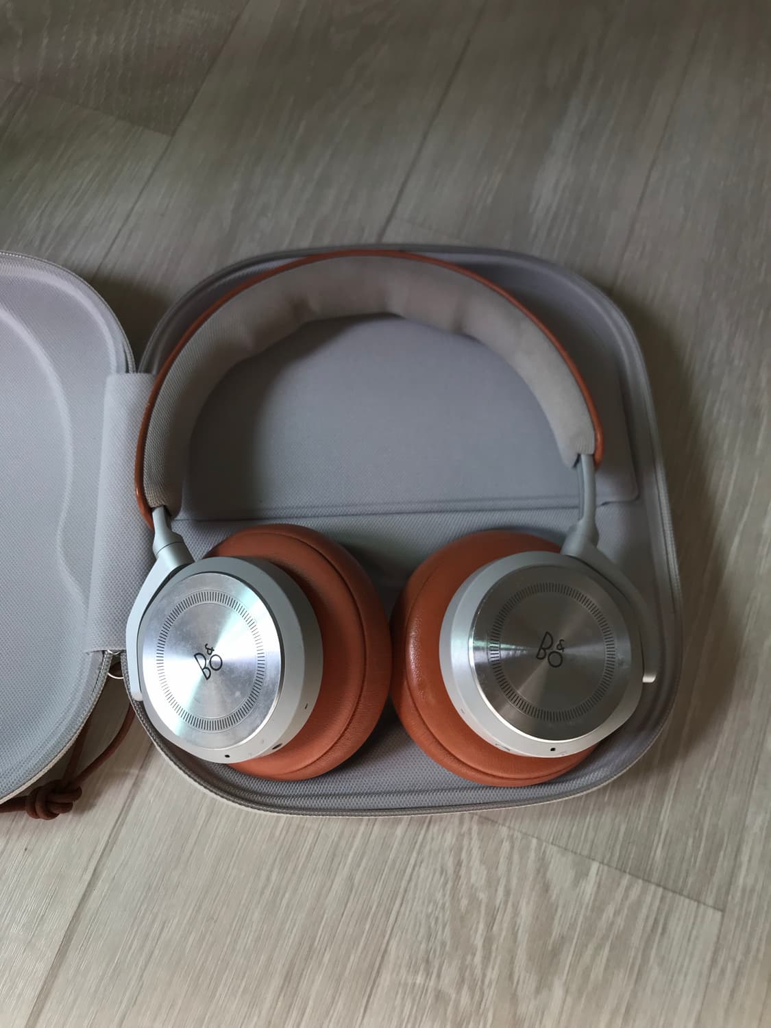 뱅엔올룹슨 헤드셋 상품이미지1