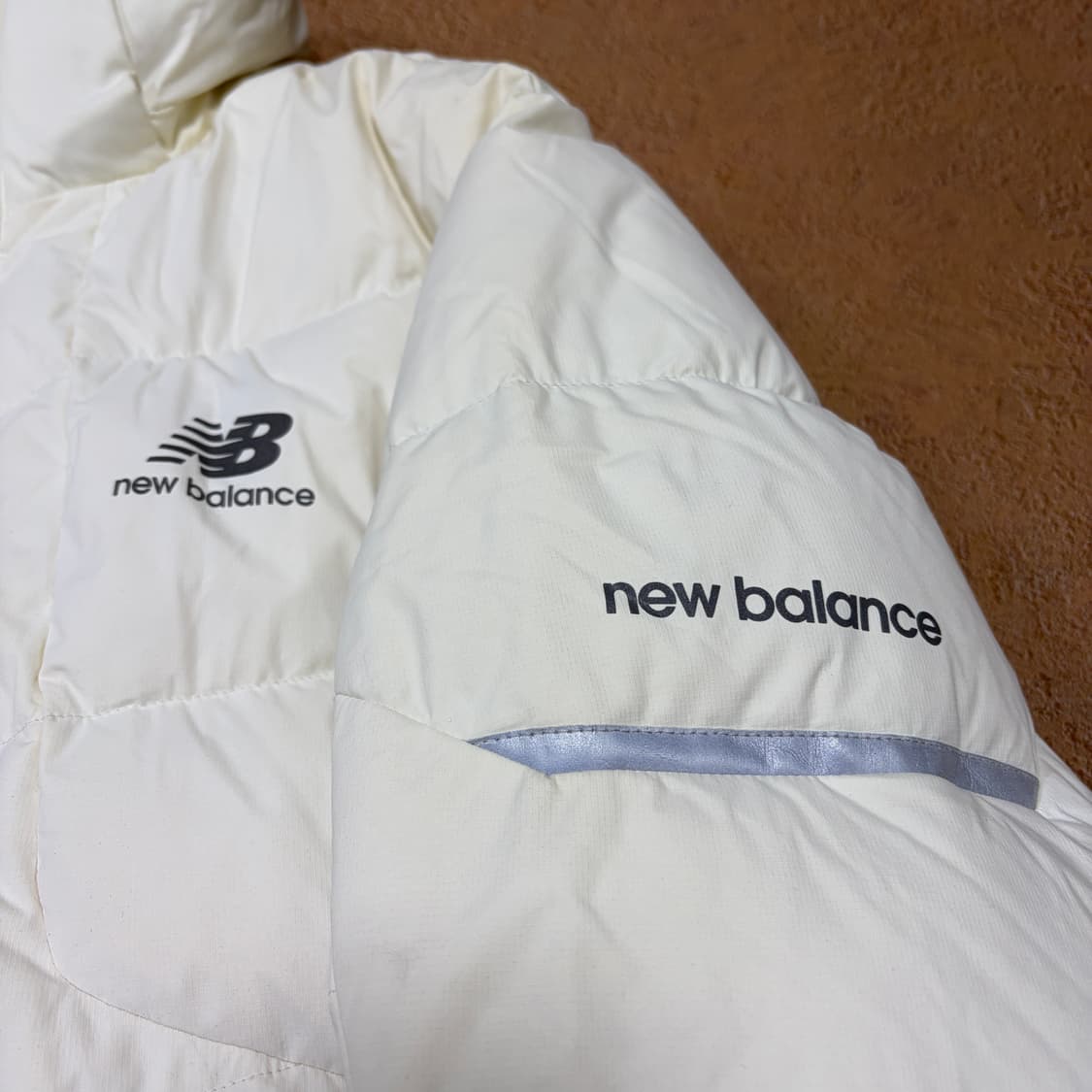 (W)뉴발란스 액티브 숏 덕다운 패딩 상품이미지2