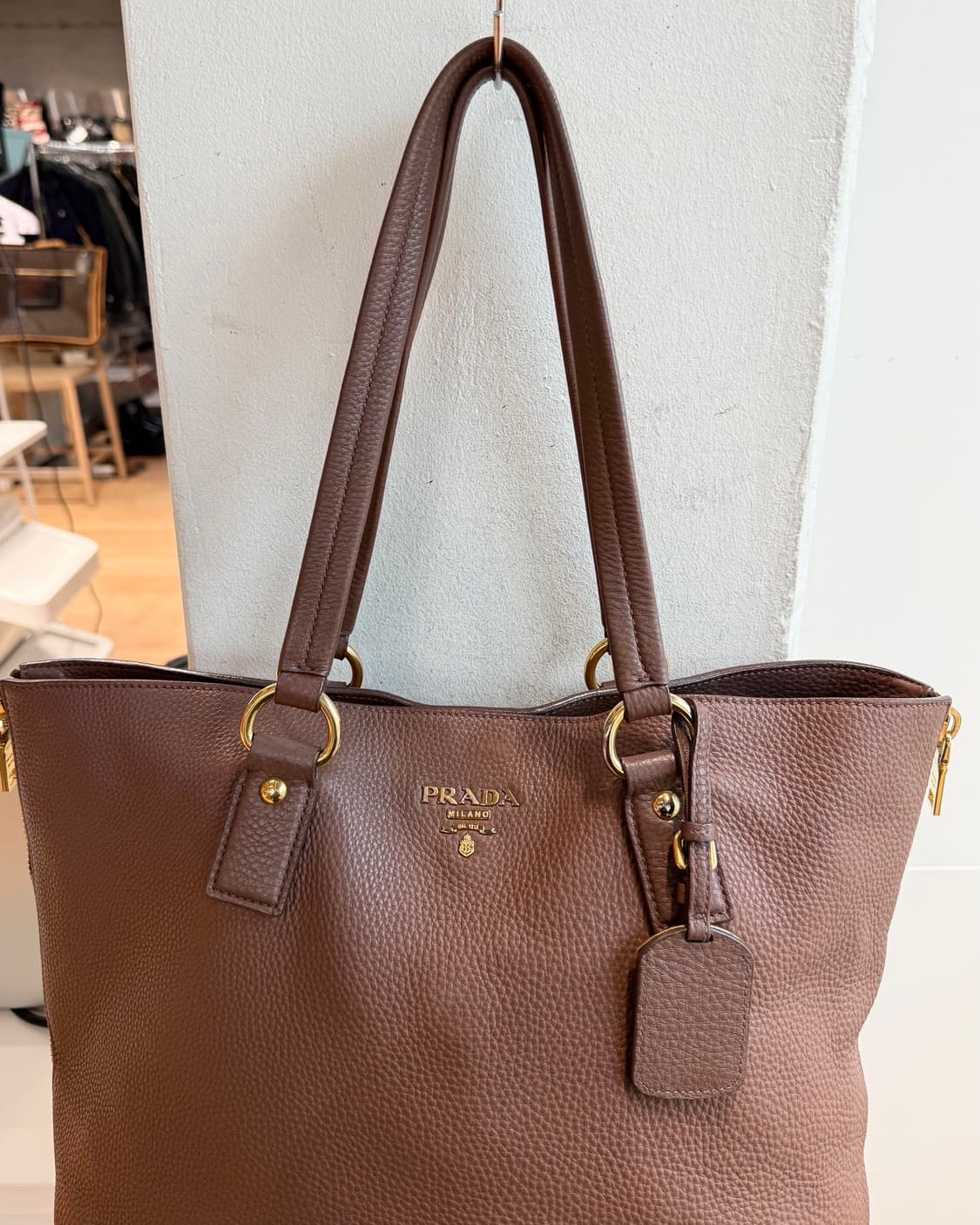 프라다 브라운 비텔로 다이노 집업 숄더백 상품이미지3