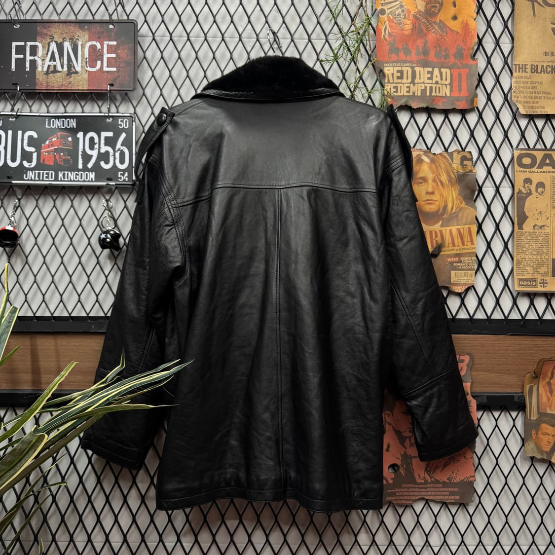 알랭드롱 빈티지 퍼카라 레더 반코트 안감 퀼팅 디테일 블랙 상품이미지2