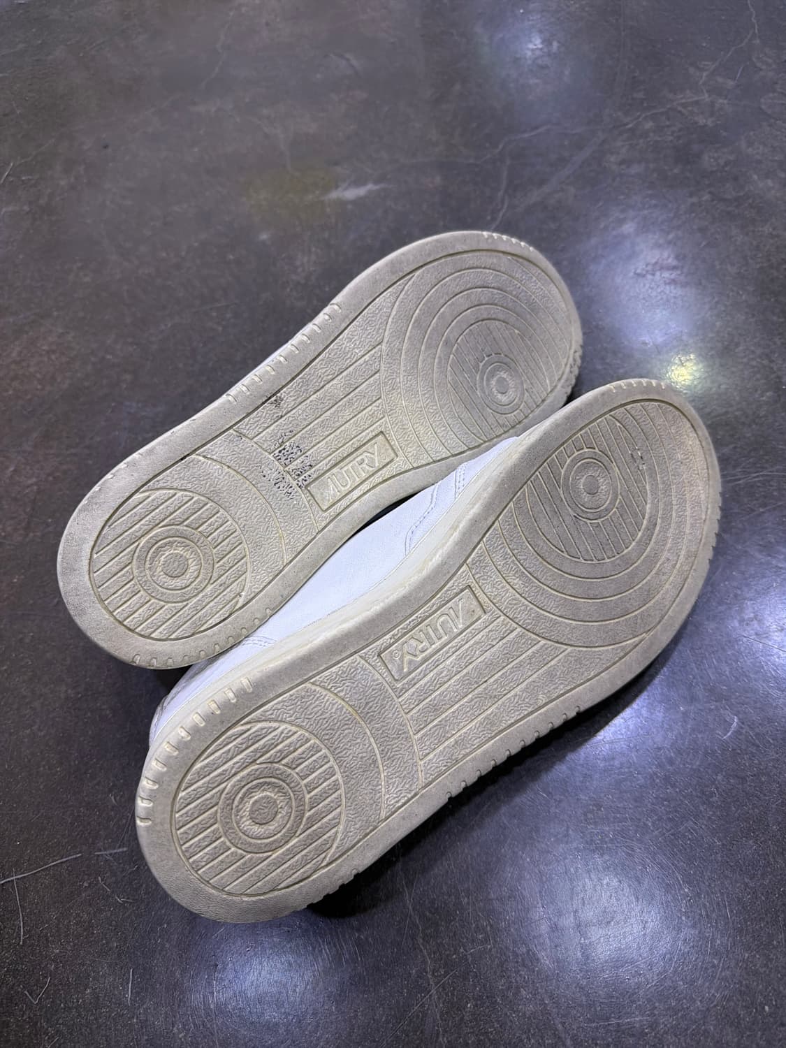 오트리 메달리스트 고트스킨 스니커즈 화이트 43 상품이미지7