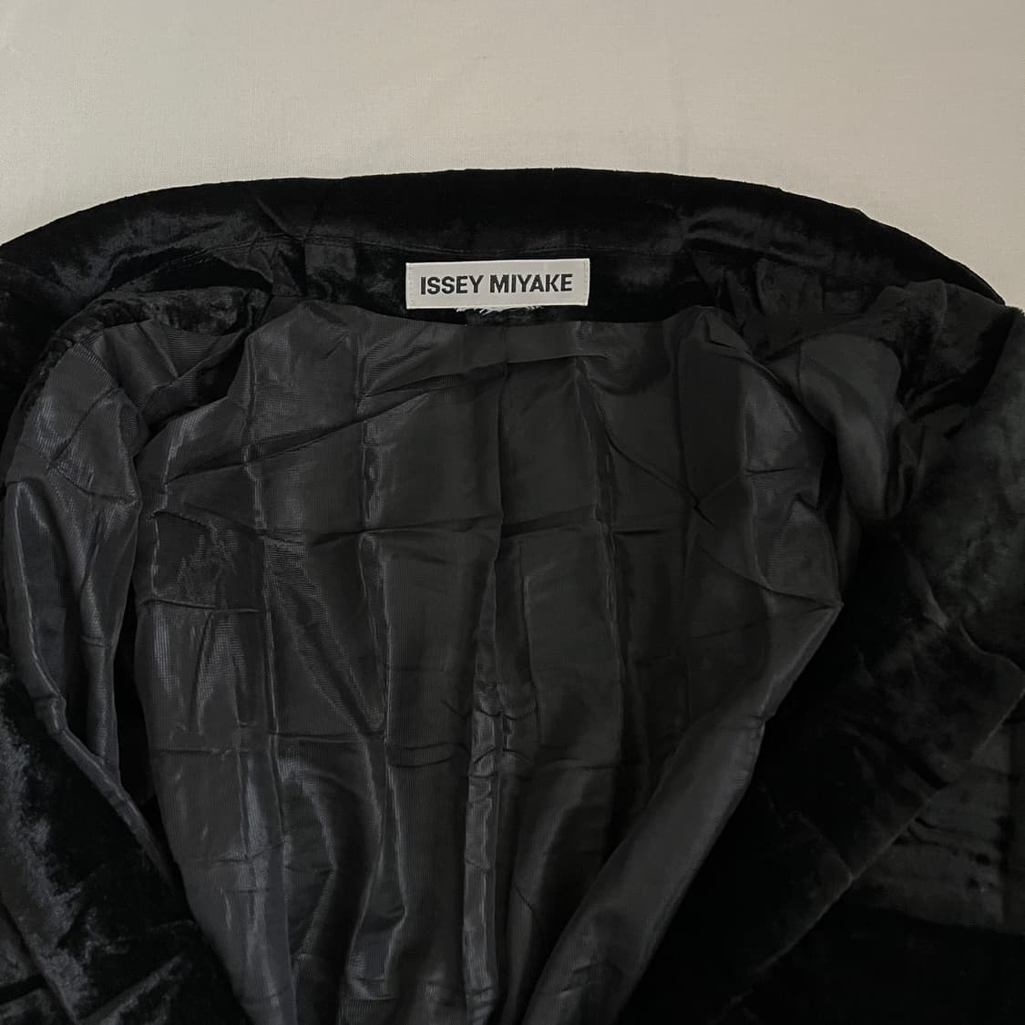 issey miyake pleated velvet blazer 상품이미지7