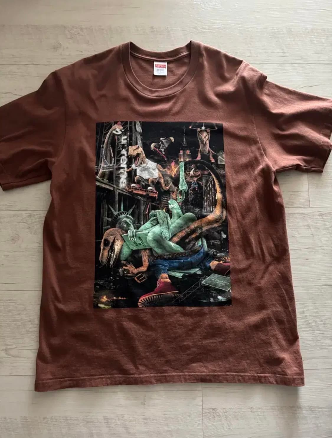 슈프림 티렉스 반팔 상품이미지1