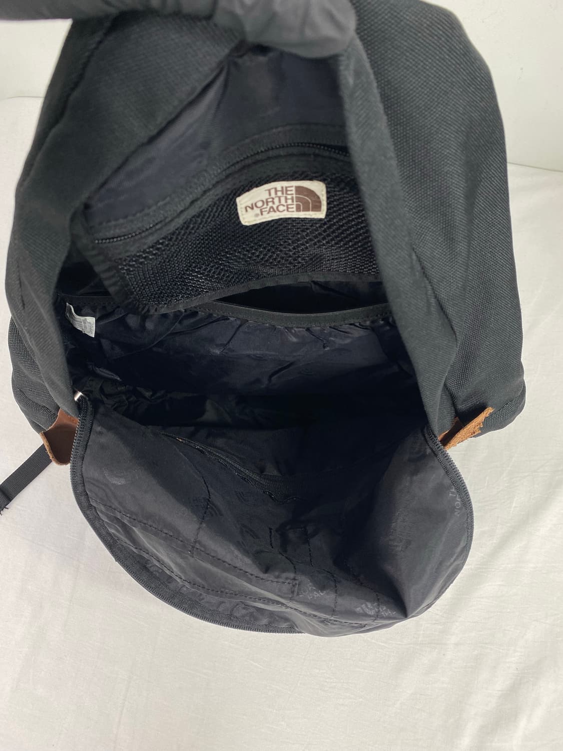 노스페이스 돼지코 블랙 백팩 <38> 상품이미지5