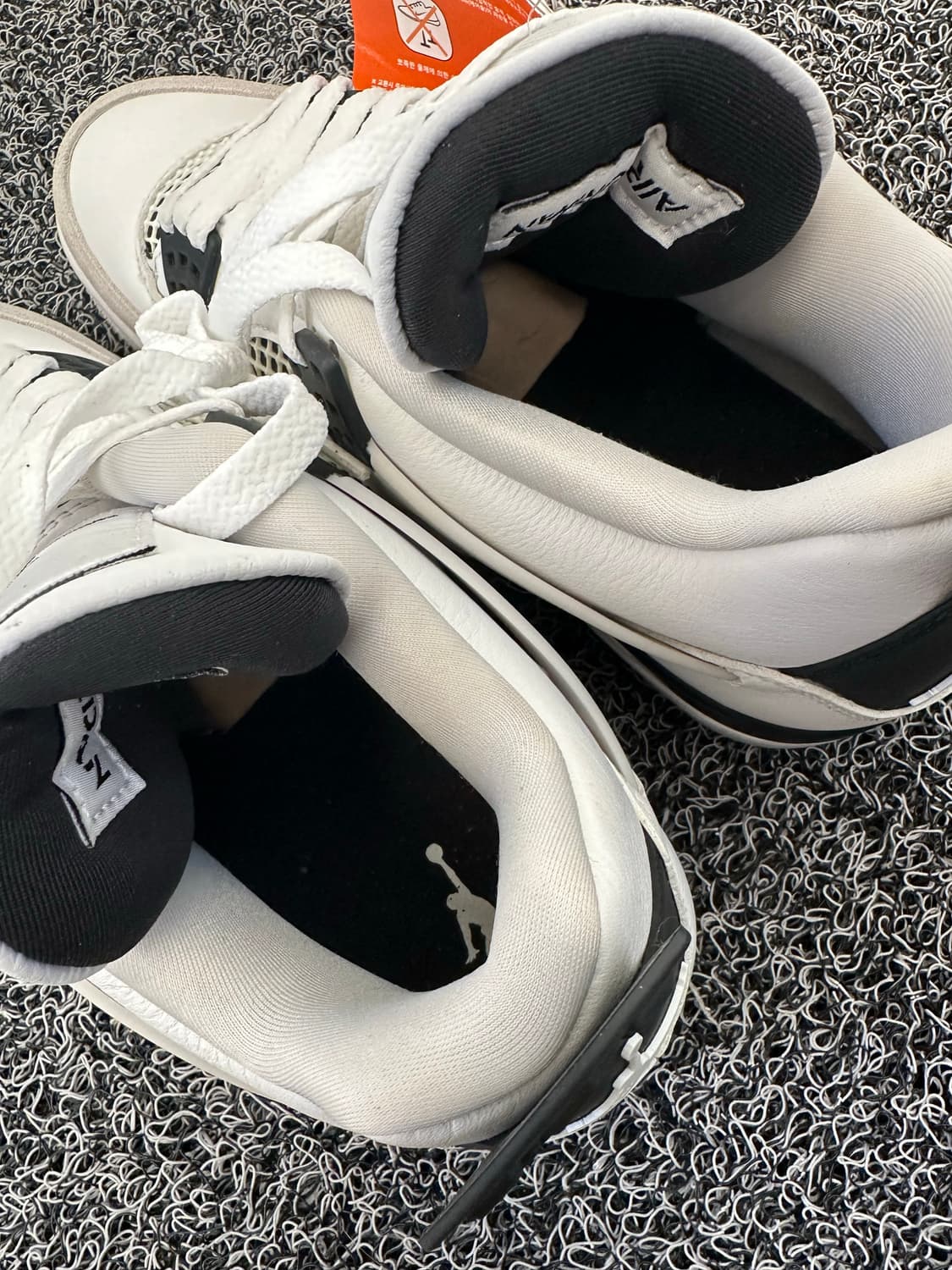 나이키 조던4 레트로 화이트 앤 블랙 265mm 상품이미지6