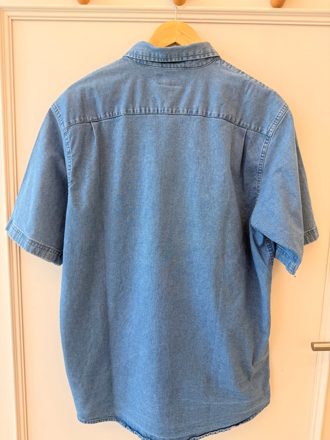 칼하트(Carhartt) 라이트 워시 블루 데님 반팔 워크 셔츠 상품이미지2