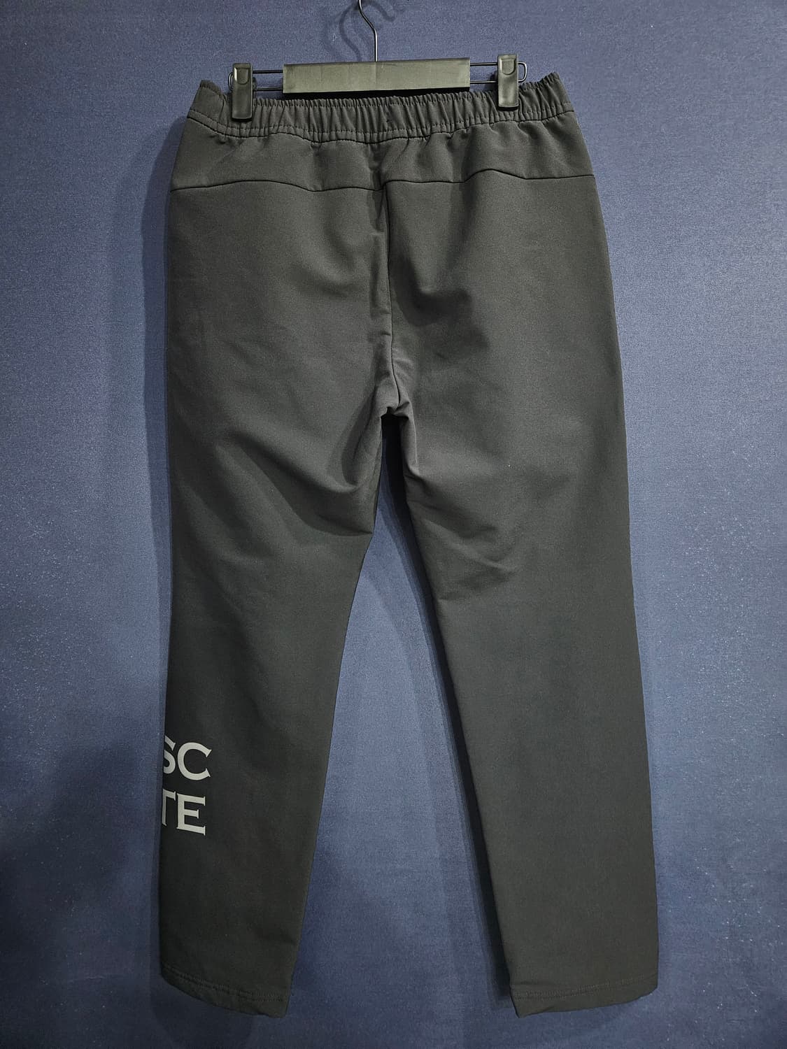 데상트 차콜컬러 남성 허리 30~32 기모 밴드팬츠  상품이미지2