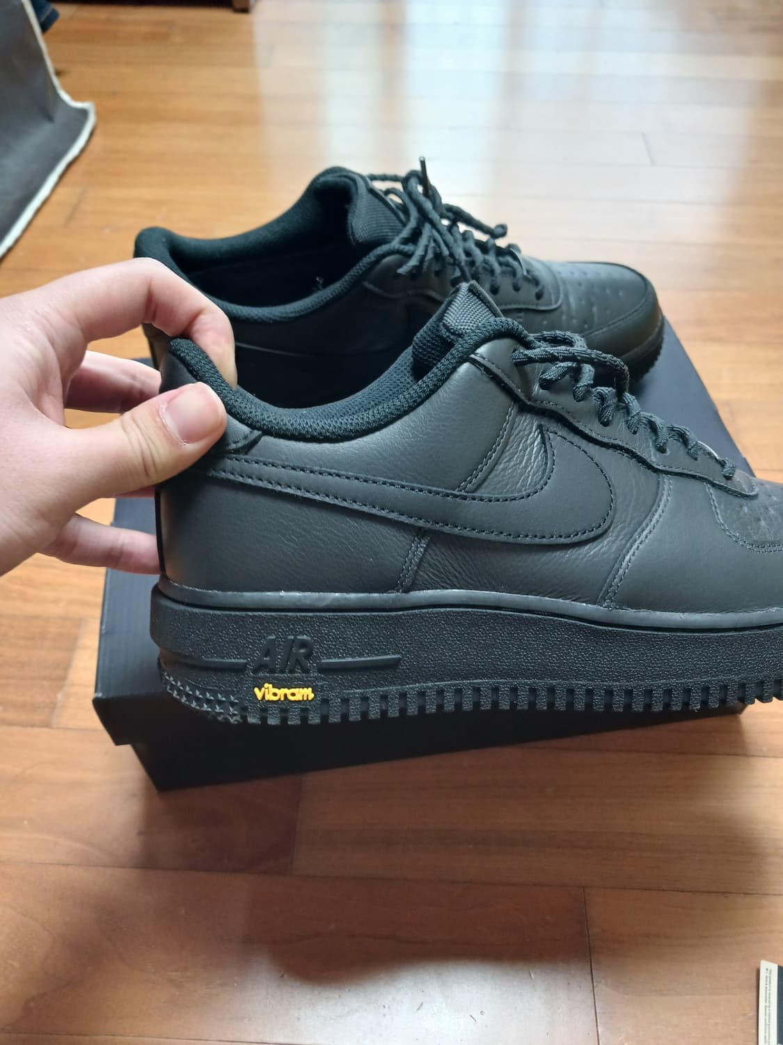 나이키 에어포스1 올블랙 비브람솔 고어텍스 270 상품이미지2