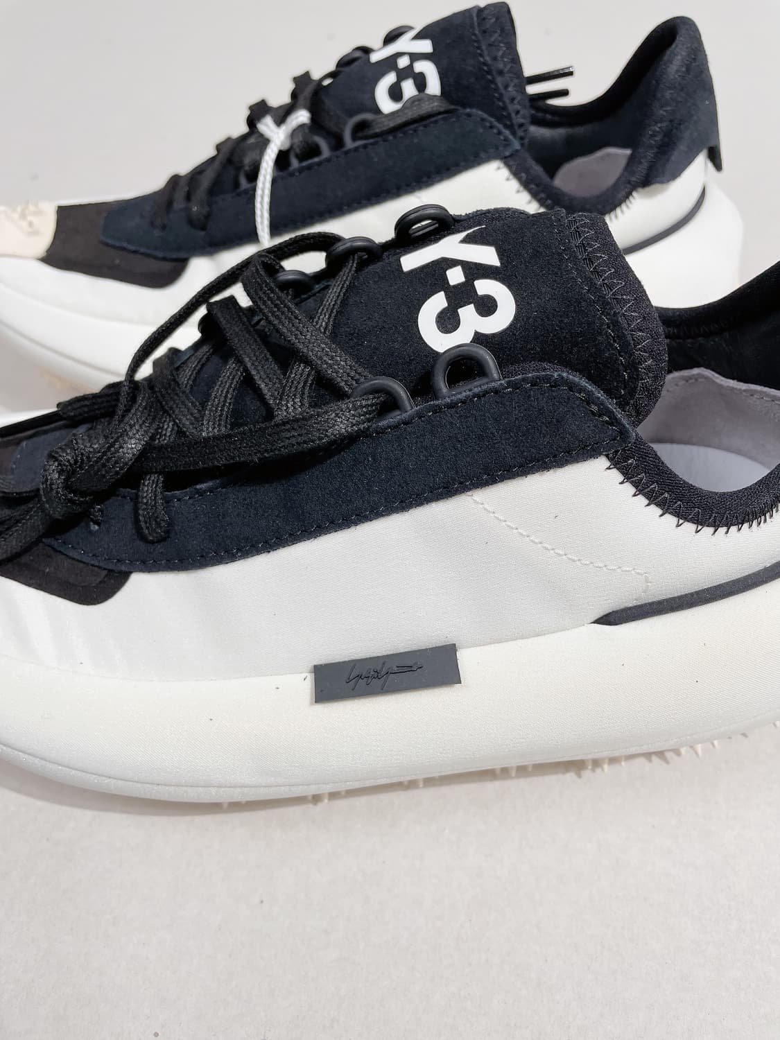 (정품/새상품) 와이쓰리 여성 마쿠라 블랙 화이트 스니커즈 상품이미지3