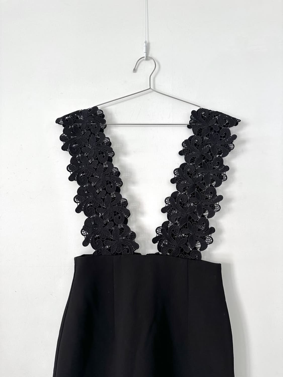 Shoulder embroidery bustier ops / black 상품이미지2
