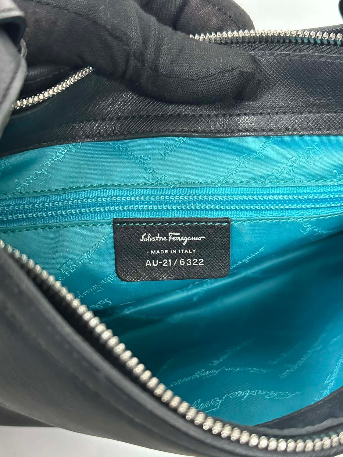 Salvatore Ferragamo Leather Shoulder Bag 상품이미지6