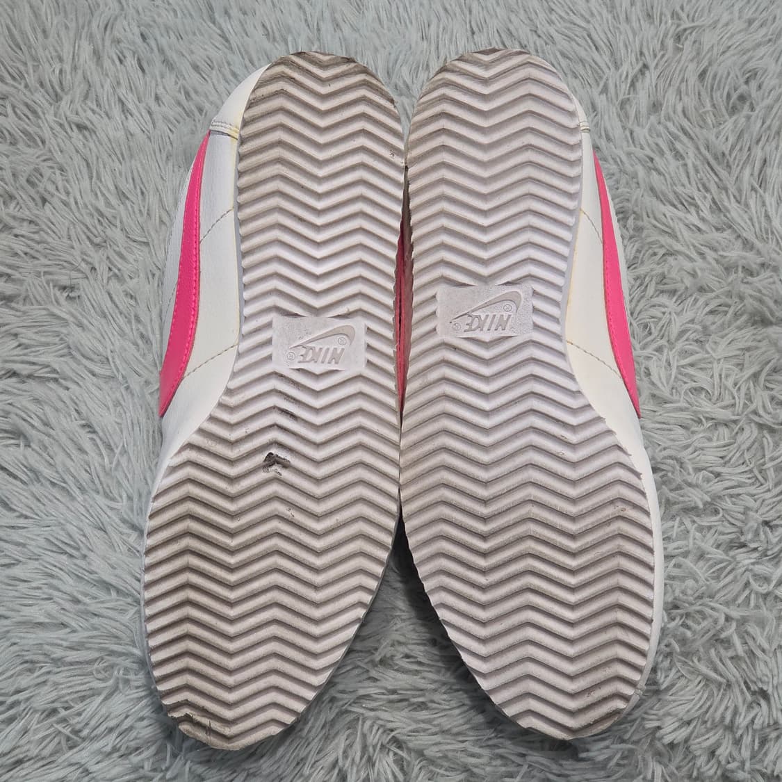 6q-28:나이키 코르테즈 핑크 스우시 화이트 러닝 스니커즈(23.5cm 상품이미지8