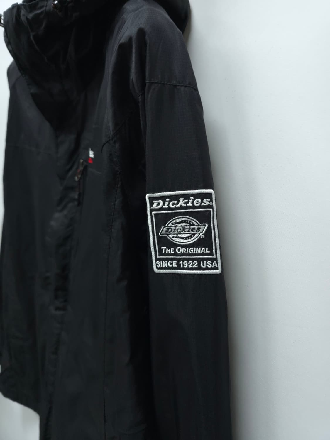 [디키즈] 블랙 후드 바람막이 점퍼 (95 사이즈) 상품이미지3