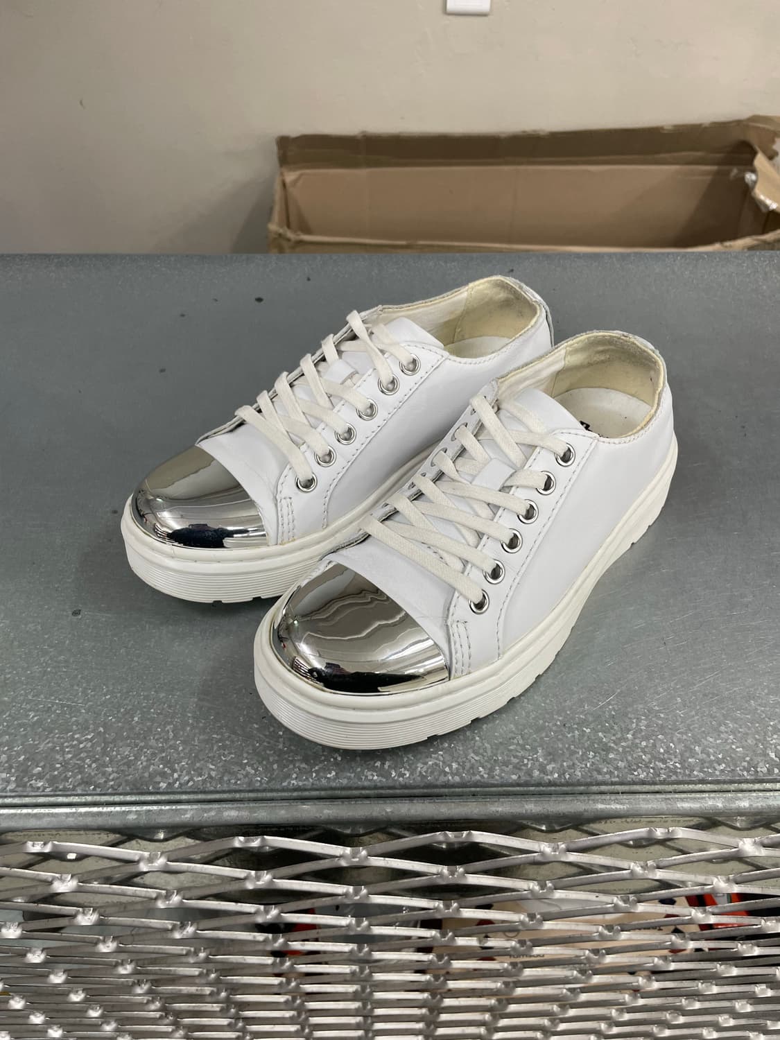 닥터마틴 알렉세이 화이트 UK3 상품이미지2