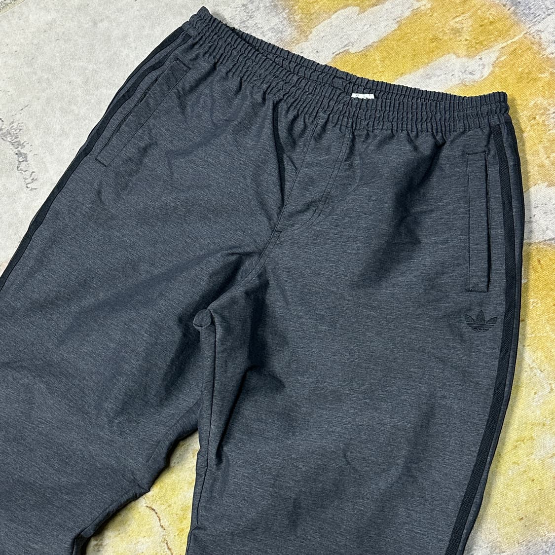 아디다스 우븐 오버핏 트랙팬츠 상품이미지2