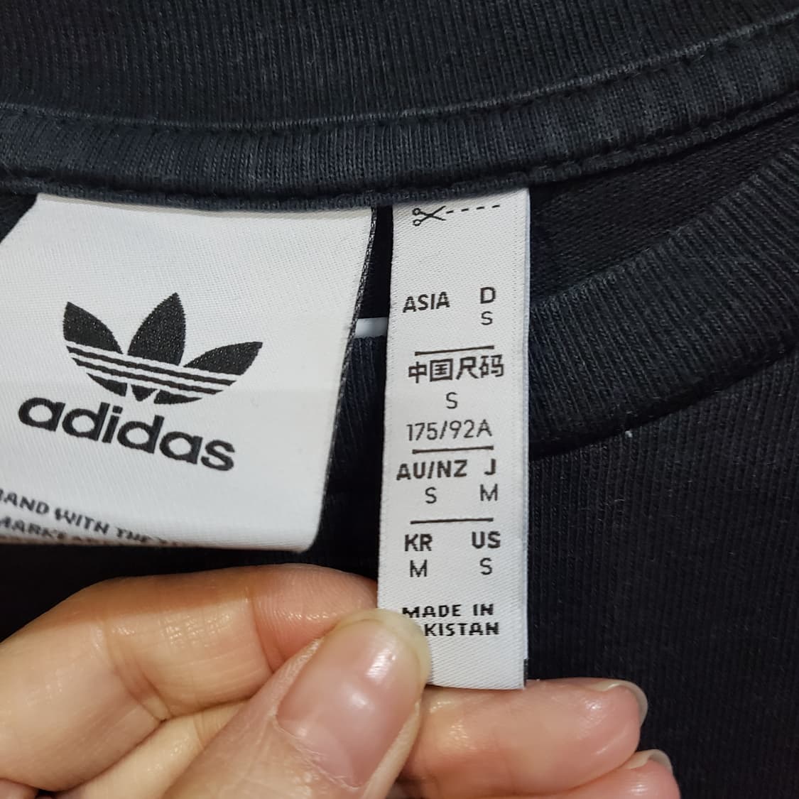 아디다스 트레포일 블랙 반팔 티셔츠  상품이미지4