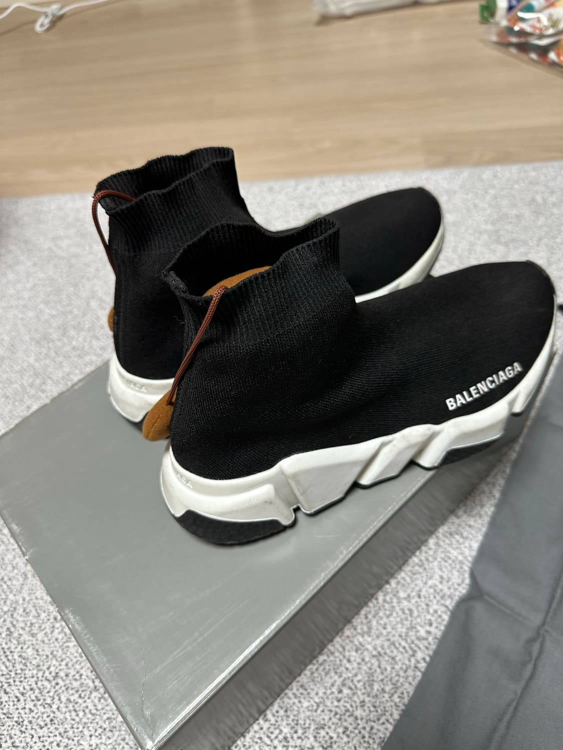 발렌시아가 스피드러너 250 상품이미지4