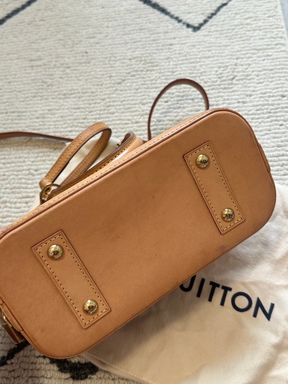 루이비통 알마 BB 모노그램 판매합니다 (21년 구매 / 정품 / 풀박스 상품이미지8