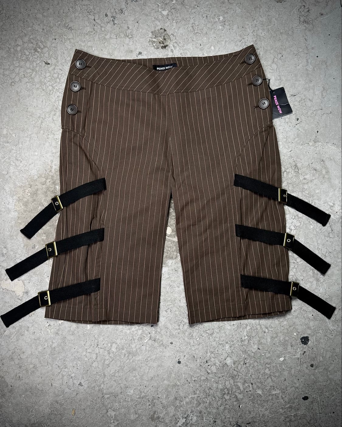 Peace Now – Pinstripe Strap Shorts 상품이미지1
