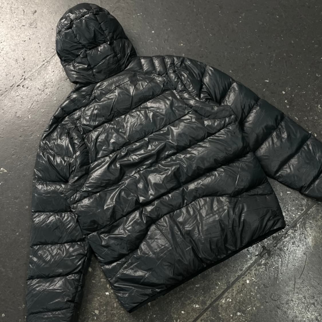 100 아디다스 포르쉐 디자인 유광 패딩  상품이미지7