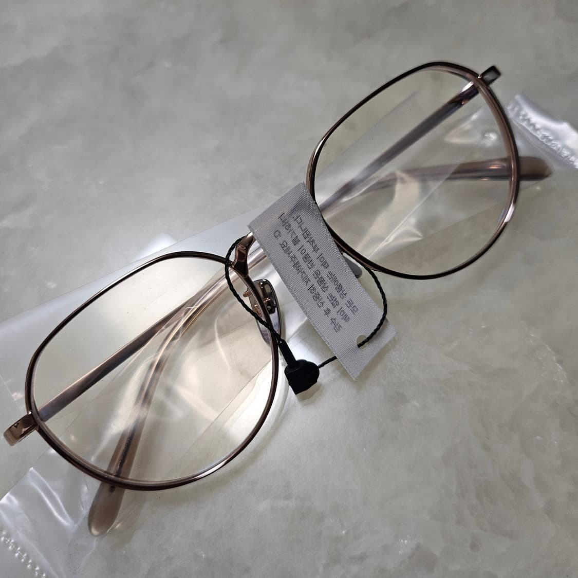 새제품 2개 합쳐서 가격 애쉬크로프트 휴즈 &앰버옵티컬 행크 새제품 안경 상품이미지1