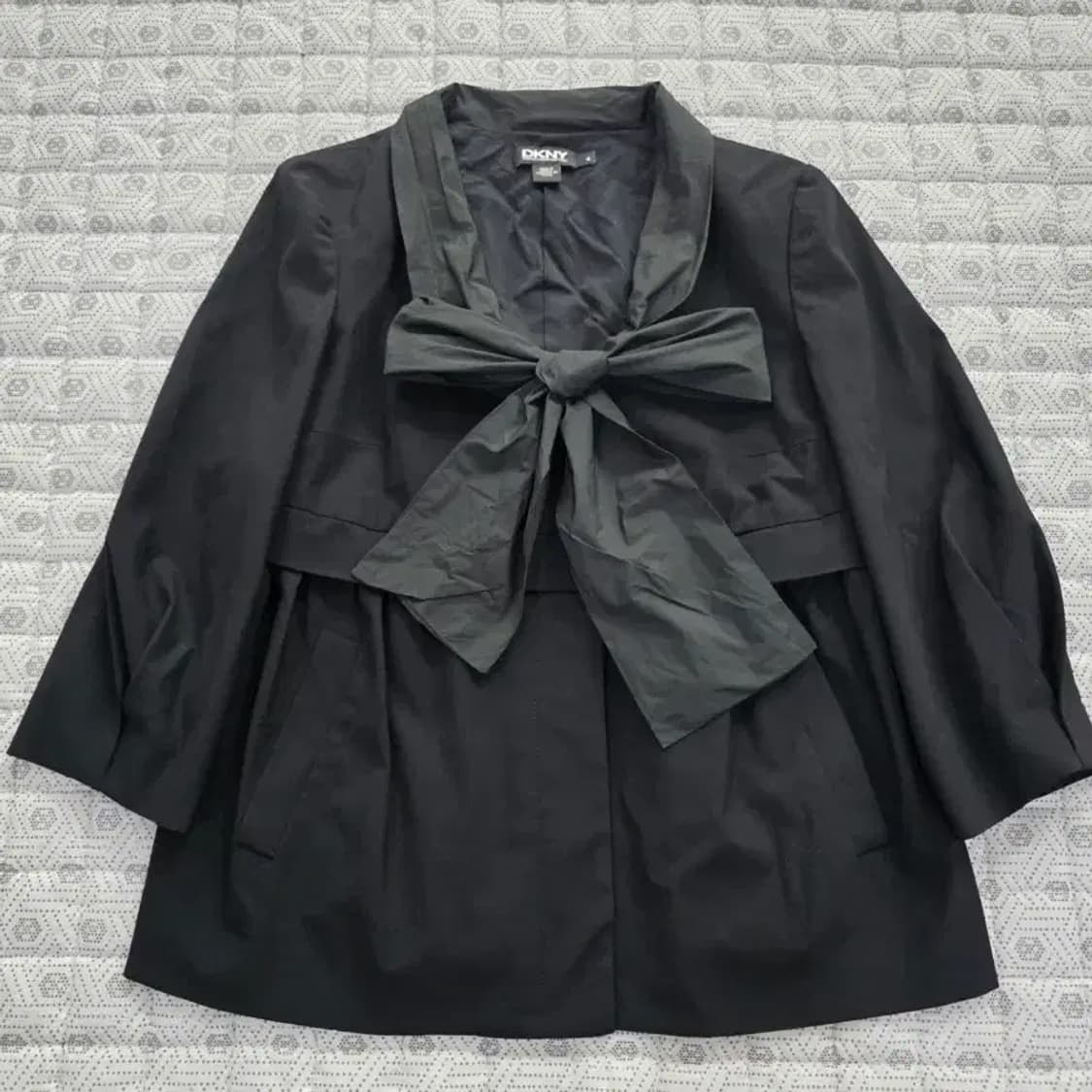DKNY 디케이앤와이 블랙 리본 블라우스/자켓 ~55반 상품이미지1