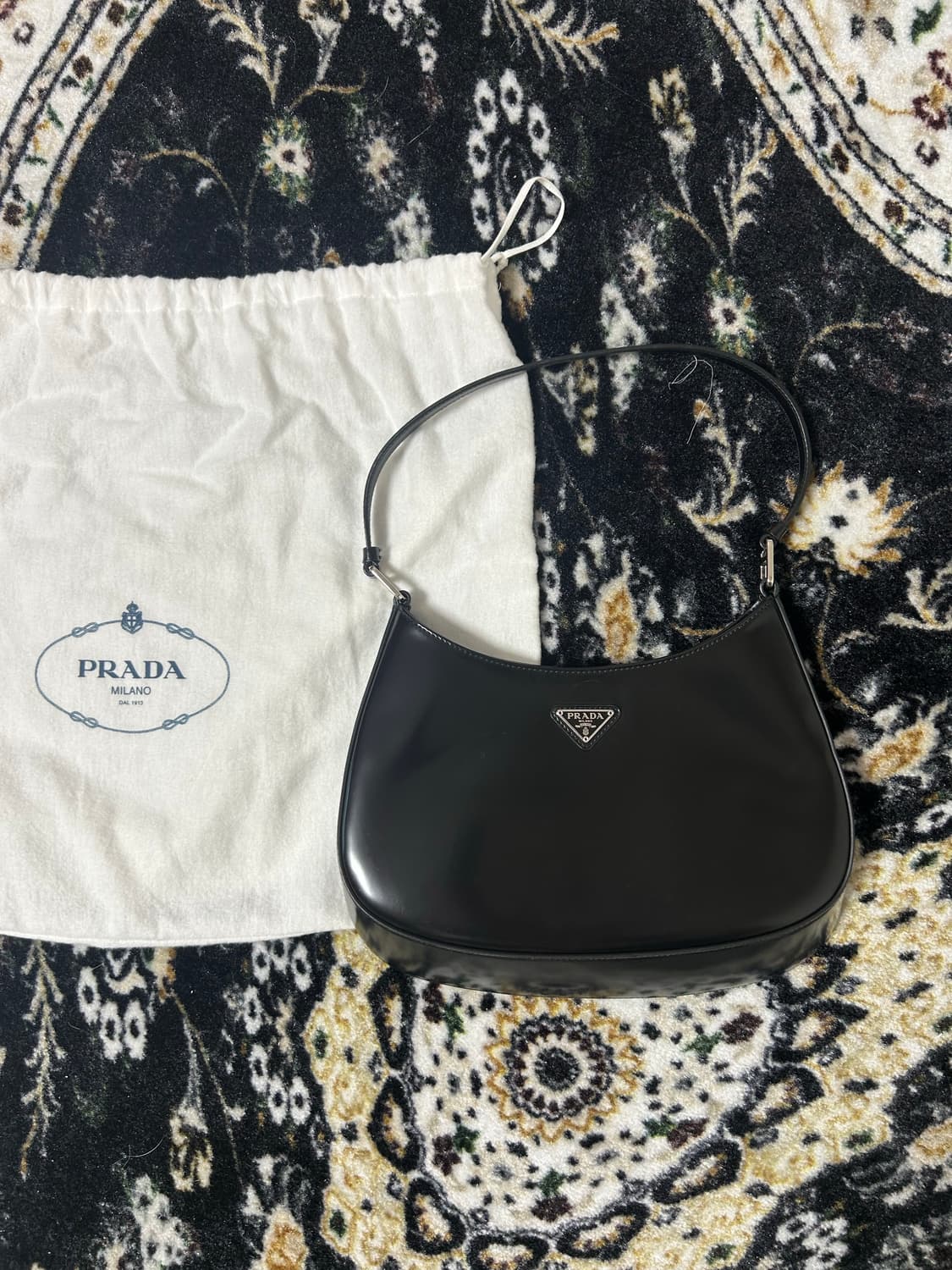 프라다 클레오 브러시드 숄더백 상품이미지1