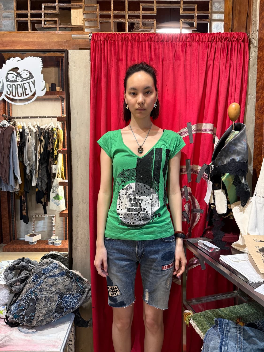 [Diesel] ONLY THE BRAVE 스터드 캡슬리브 v넥 티셔츠 상품이미지1