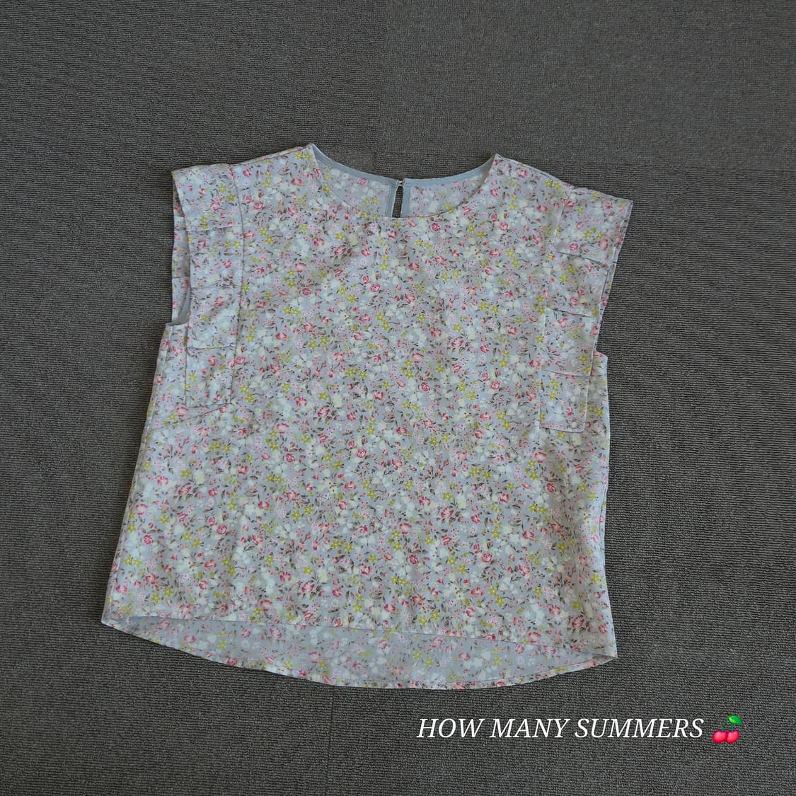 파스텔 잔꽃무늬 어깨 프릴 민소매 블라우스 상품이미지8