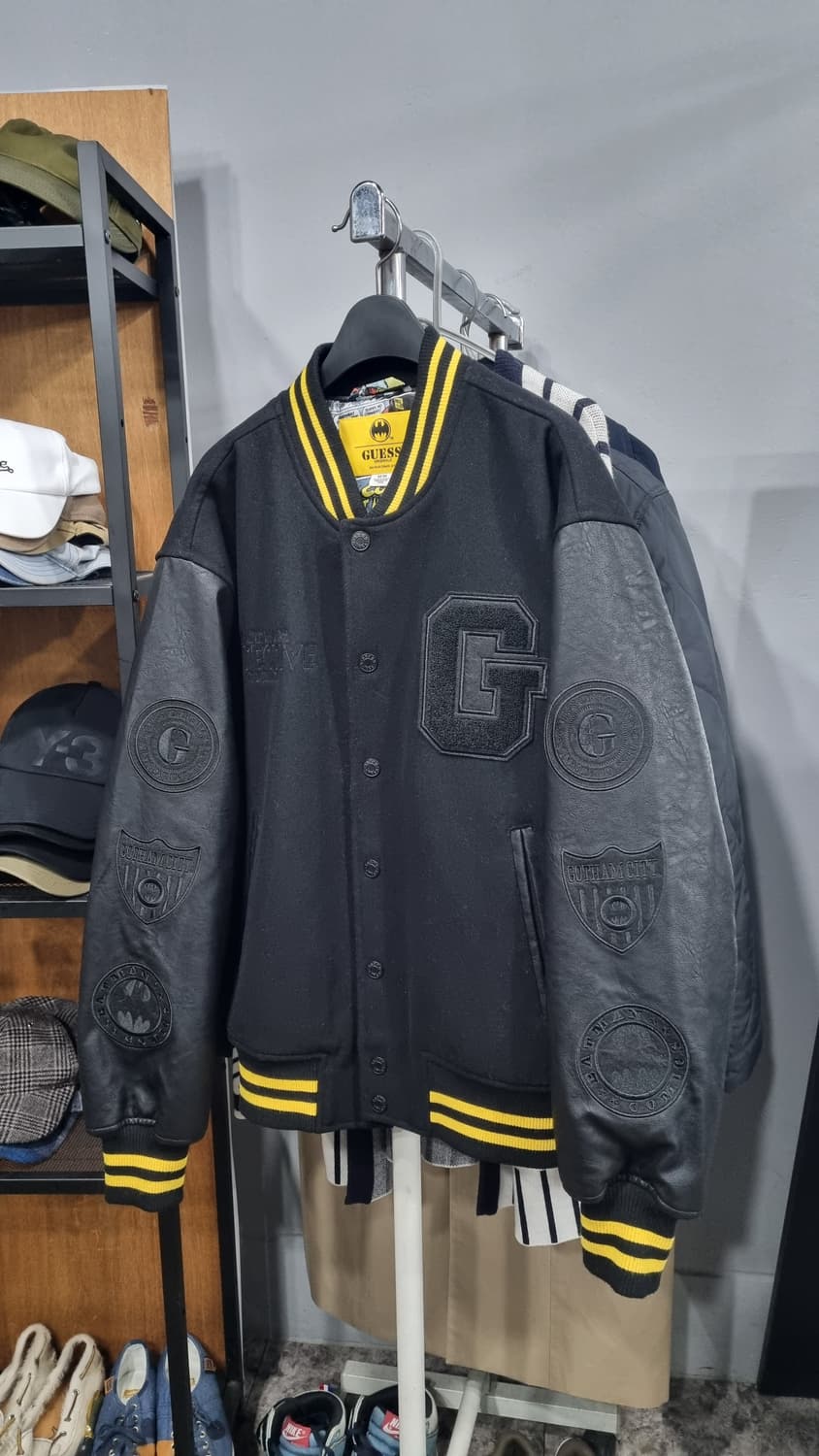 게스(guess) 리미티드 베트맨 바시티(야구점퍼) 국내105(가단58) 상품이미지1