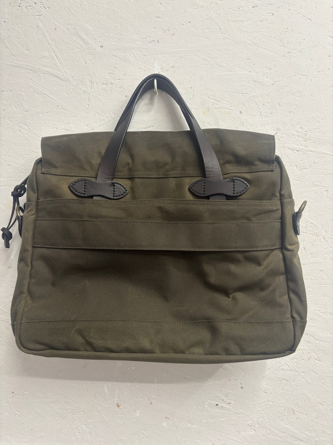 Filson 24 hour tin brief case 왁스코튼 숄더백 상품이미지3