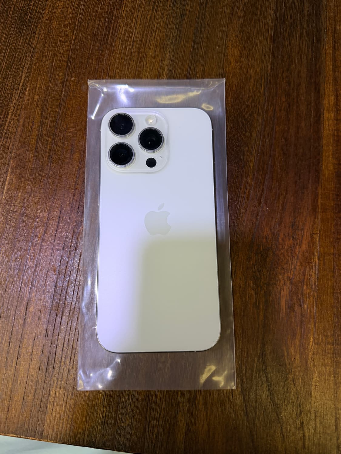 아이폰 16프로 128GB 실버  상품이미지1