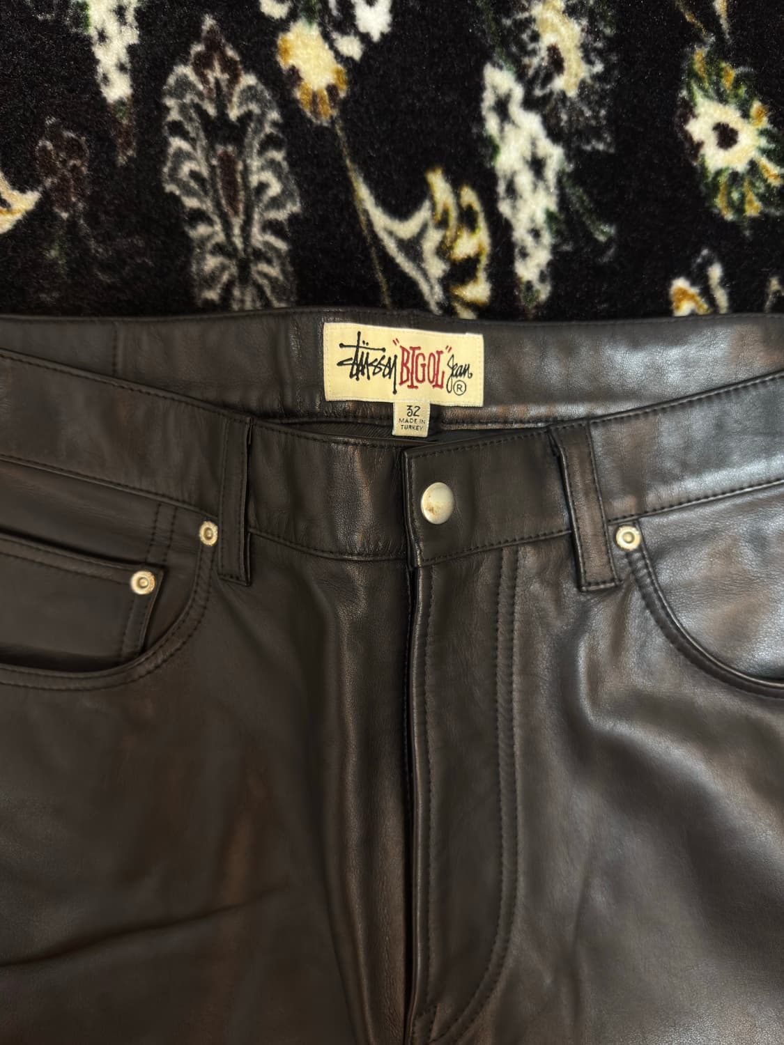 [32]스투시 레더 빅 올 쇼츠 블랙 상품이미지2