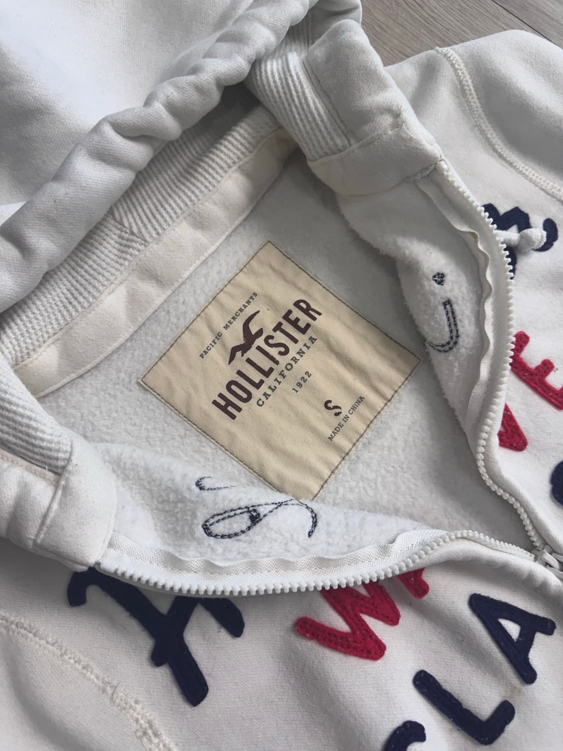 홀리스터 화이트 후드집업 상품이미지3