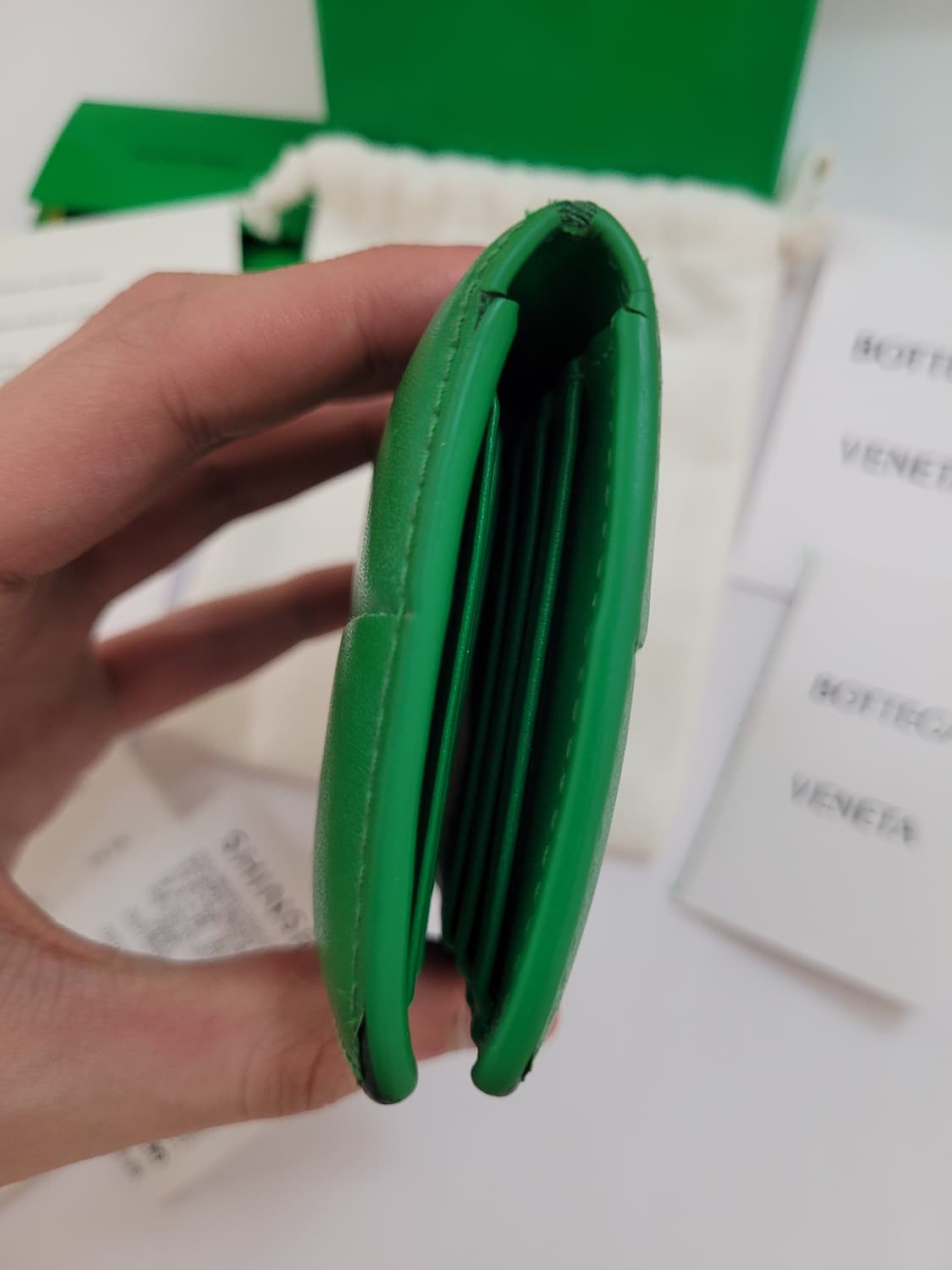 보테가베네타 맥시 플랩 오거나이저 상품이미지4