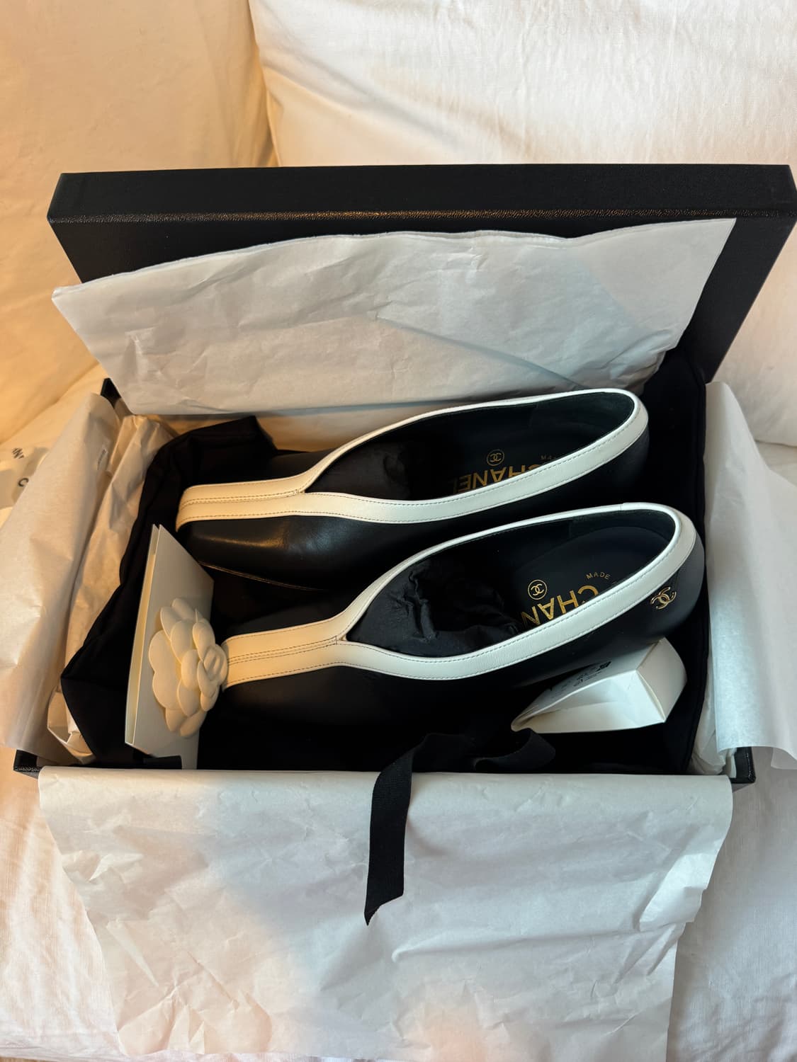 샤넬 26S 펌프스 블랙 아이보리 37 상품이미지2