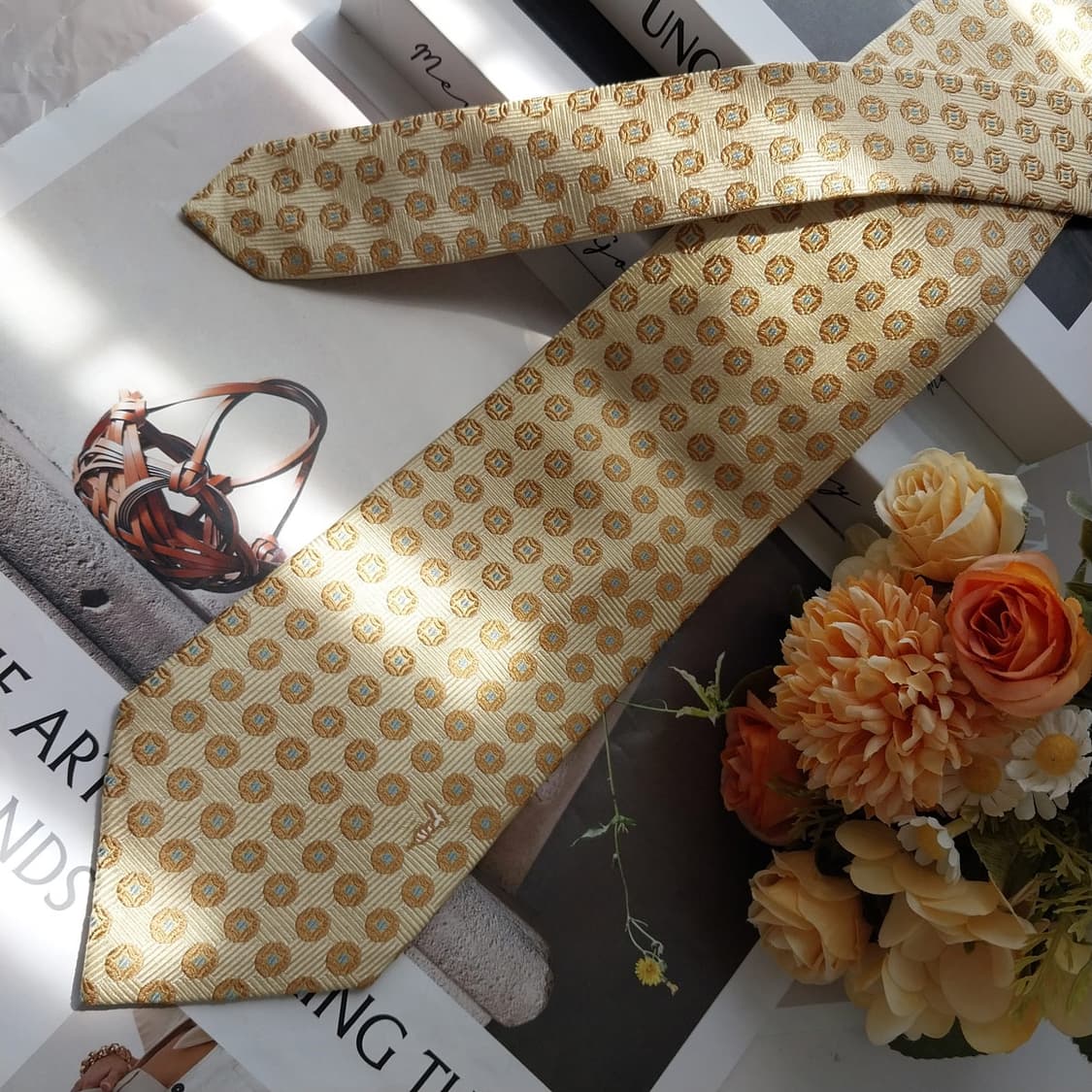 트루사르디 실크 레몬 패턴 넥타이 9.3cm A등급 K2601
 상품이미지3