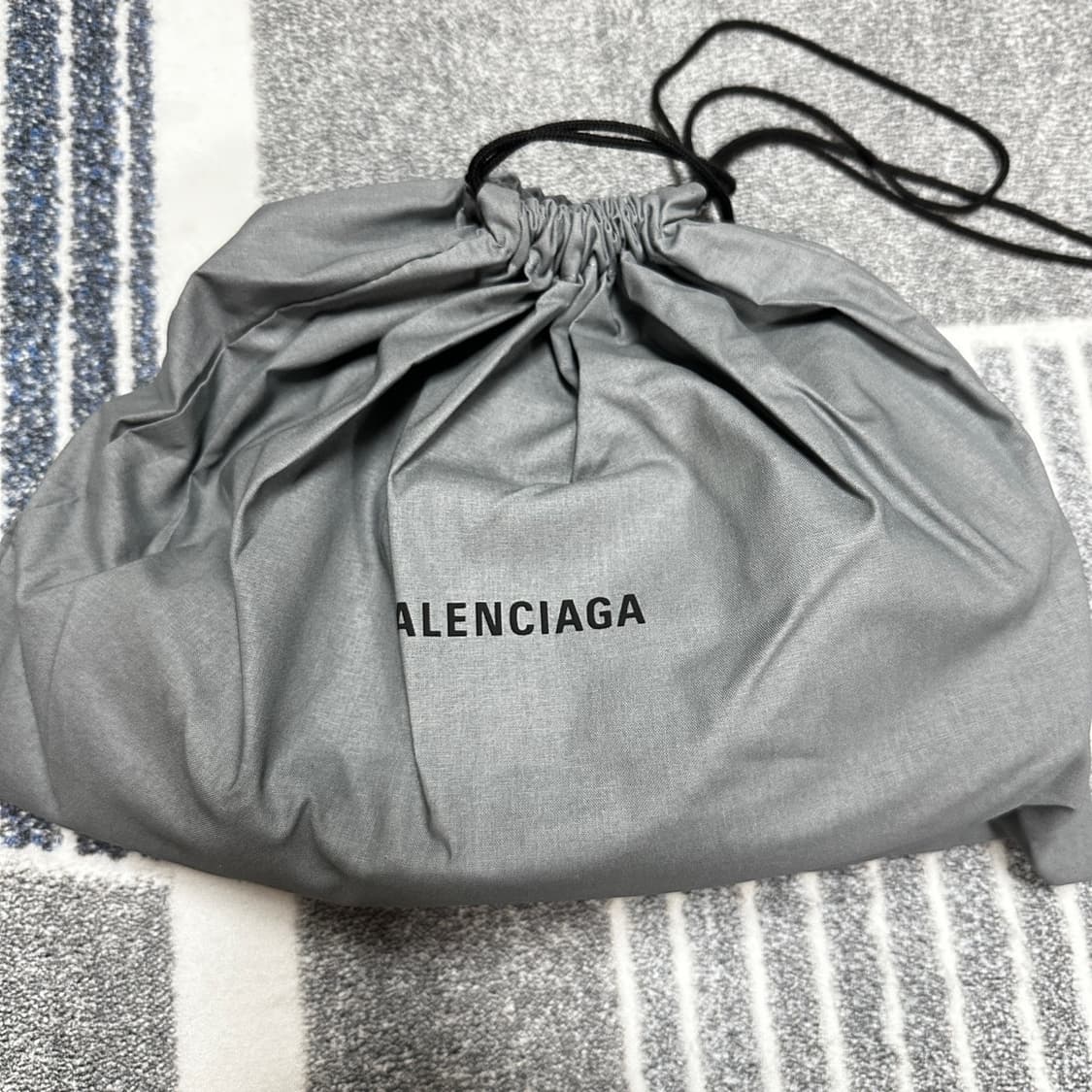 BALENCIAGA 발렌시아가 르카골 퍼플백 XS 상품이미지6