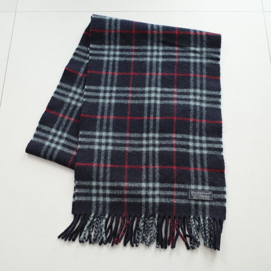 영국 생산 100% 램스울 버버리 체크 네이비 머플러 상품이미지1
