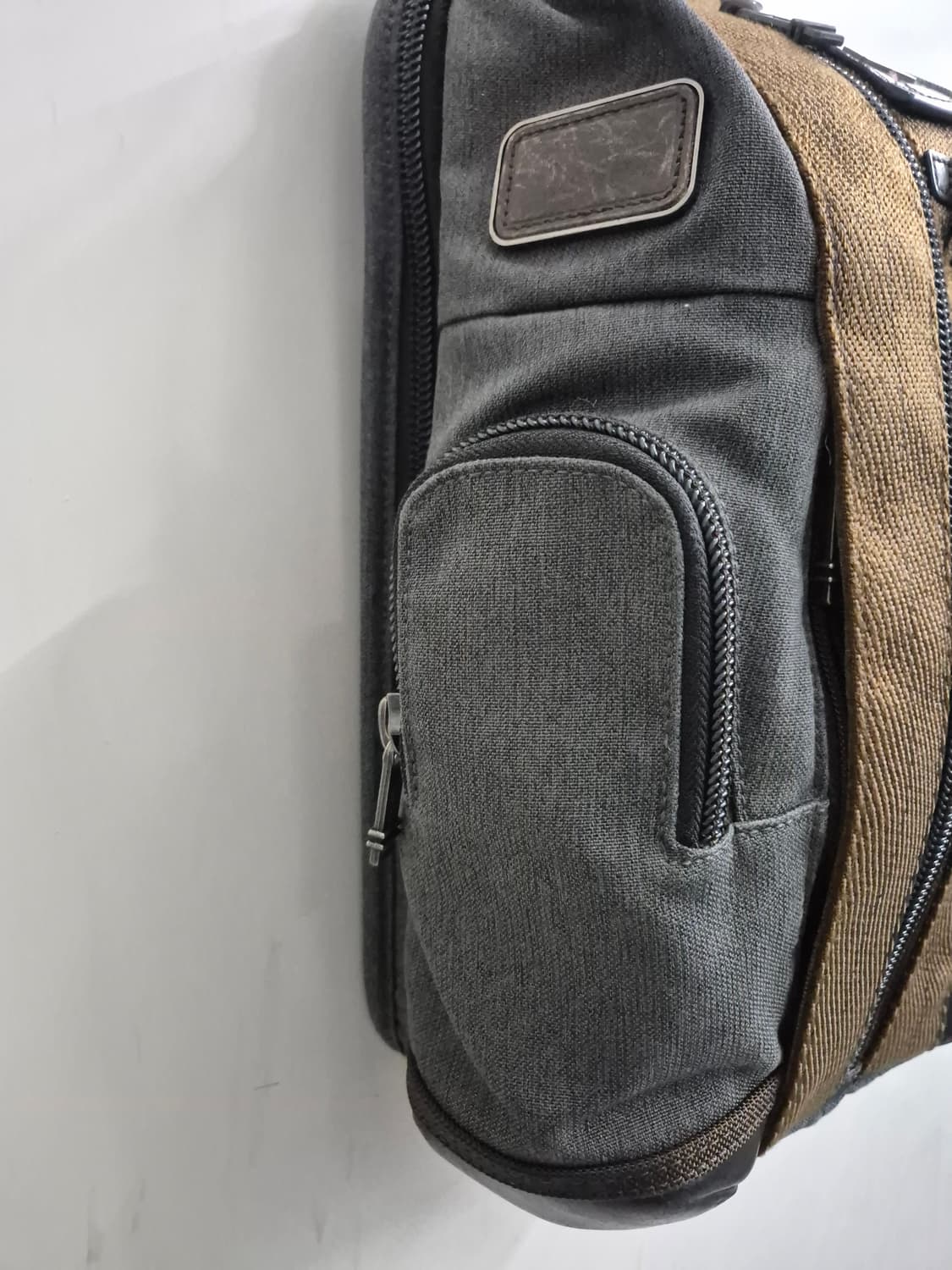 TUMI 투미 알파 브라보 슬링백 브라운 상품이미지2