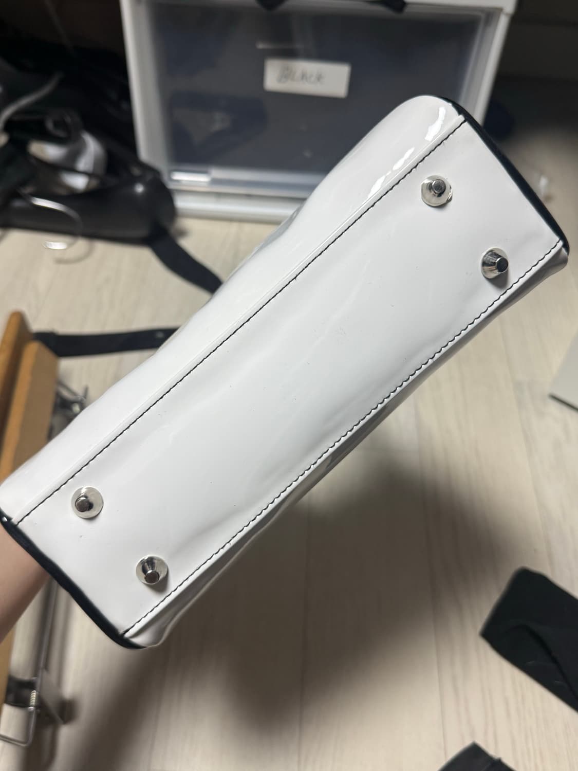 인스턴트펑크 화이트 에나멜 숄더백 상품이미지2