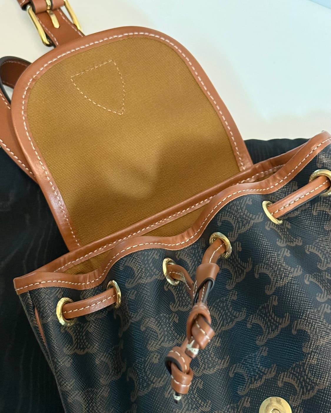 셀린느 폴코백팩 미니 상품이미지7