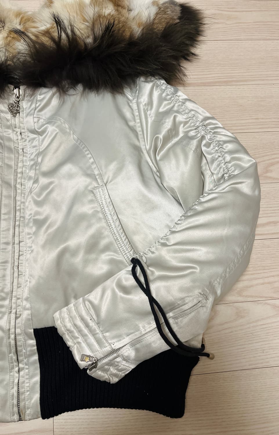 아이보리 후드 케이프 퍼패딩 상품이미지3