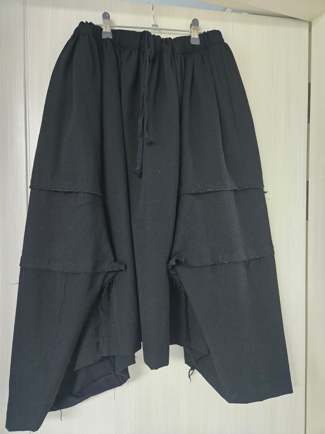 블랙 꼼데가르송 2023aw 아시메 벌룬스커트 상품이미지2